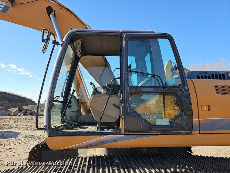 image for item DQ8475 2010 Case CX240B excavator