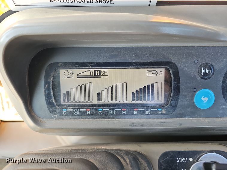 image for item DQ8475 2010 Case CX240B excavator