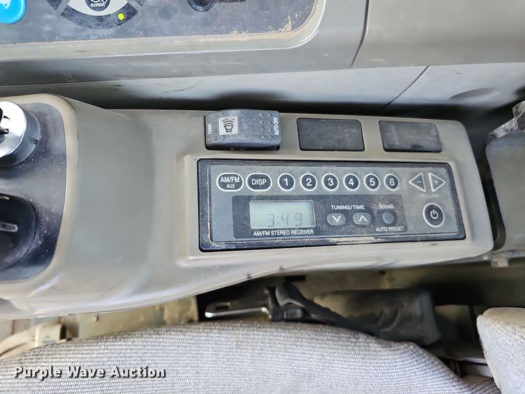 image for item DQ8475 2010 Case CX240B excavator