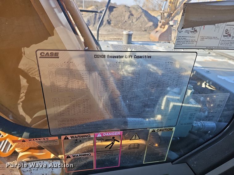 image for item DQ8475 2010 Case CX240B excavator