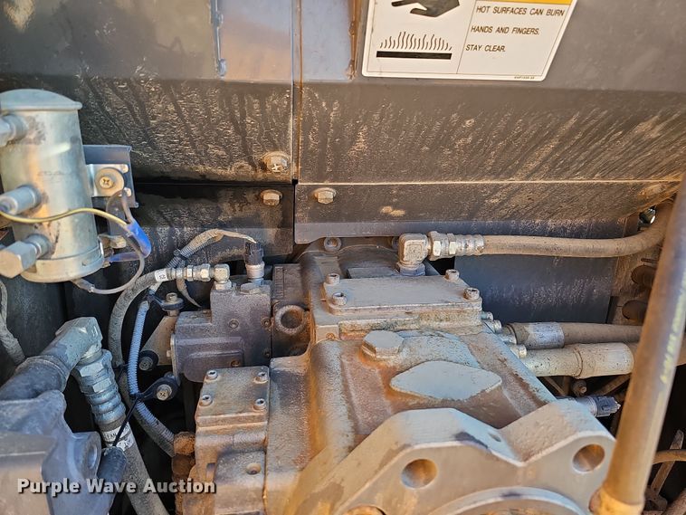 image for item DQ8475 2010 Case CX240B excavator