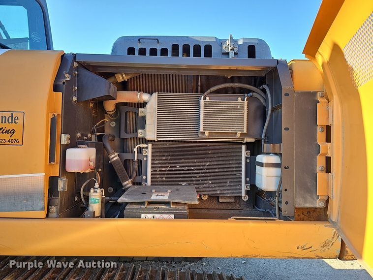 image for item DQ8475 2010 Case CX240B excavator