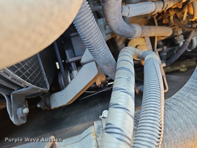 image for item DQ8475 2010 Case CX240B excavator