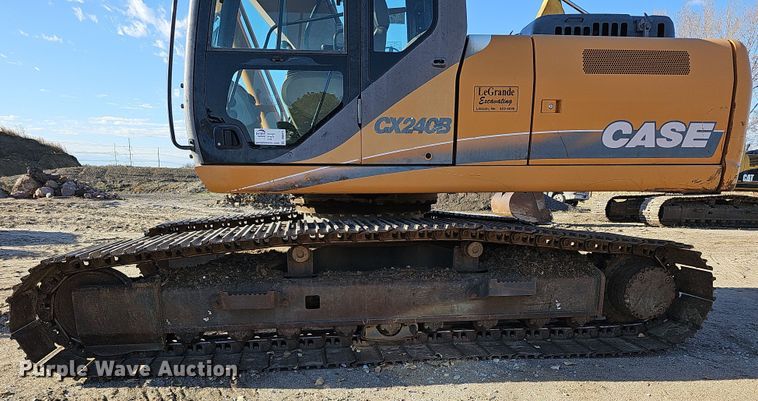 image for item DQ8475 2010 Case CX240B excavator