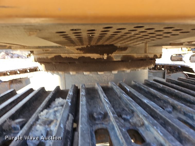 image for item DQ8475 2010 Case CX240B excavator