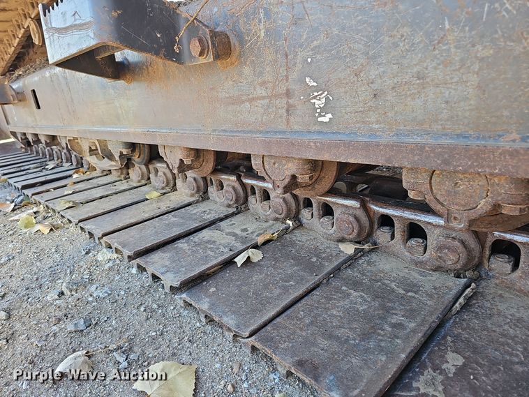 image for item DQ8475 2010 Case CX240B excavator