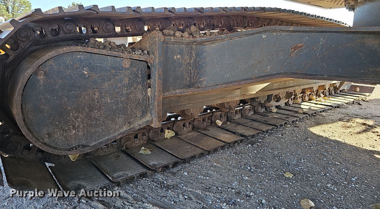 image for item DQ8475 2010 Case CX240B excavator