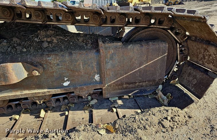 image for item DQ8475 2010 Case CX240B excavator