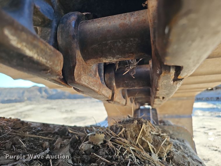 image for item DQ8475 2010 Case CX240B excavator