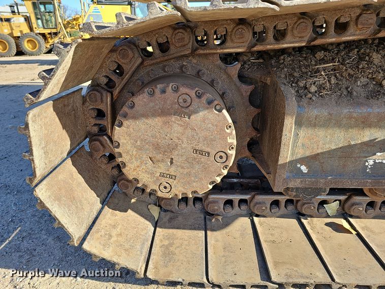 image for item DQ8475 2010 Case CX240B excavator