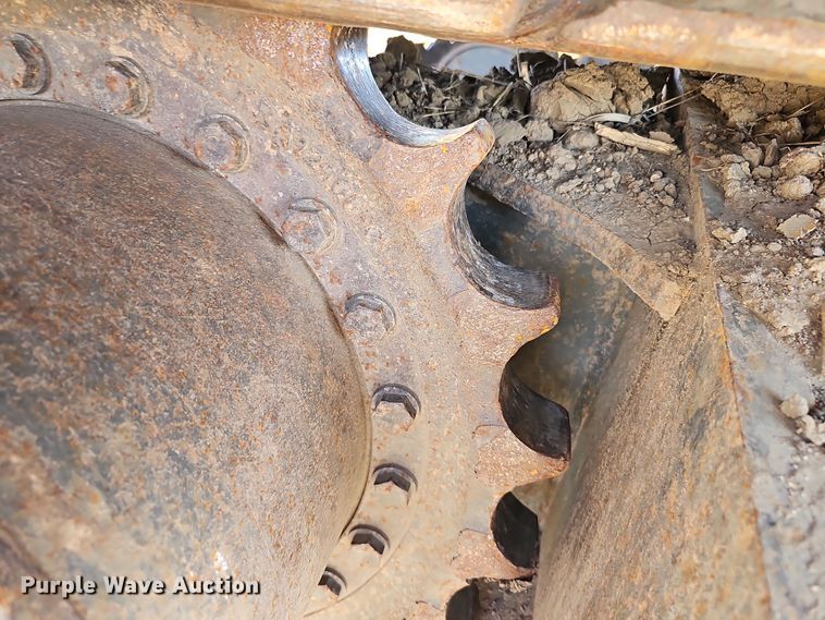 image for item DQ8475 2010 Case CX240B excavator