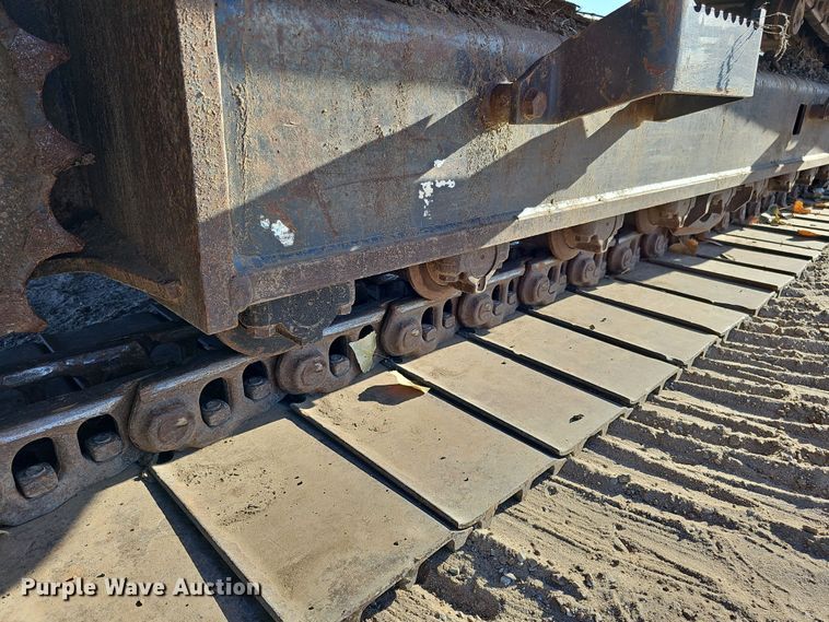 image for item DQ8475 2010 Case CX240B excavator