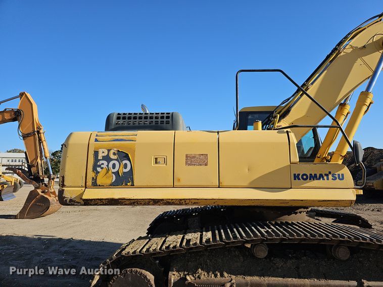image for item DQ8476 2005 Komatsu  PC300 HD-7 excavator