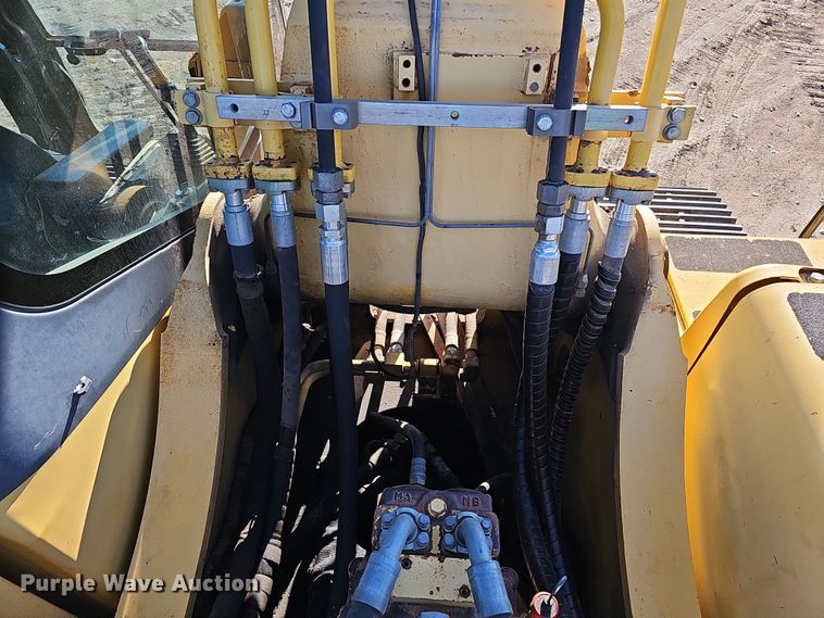 image for item DQ8476 2005 Komatsu  PC300 HD-7 excavator