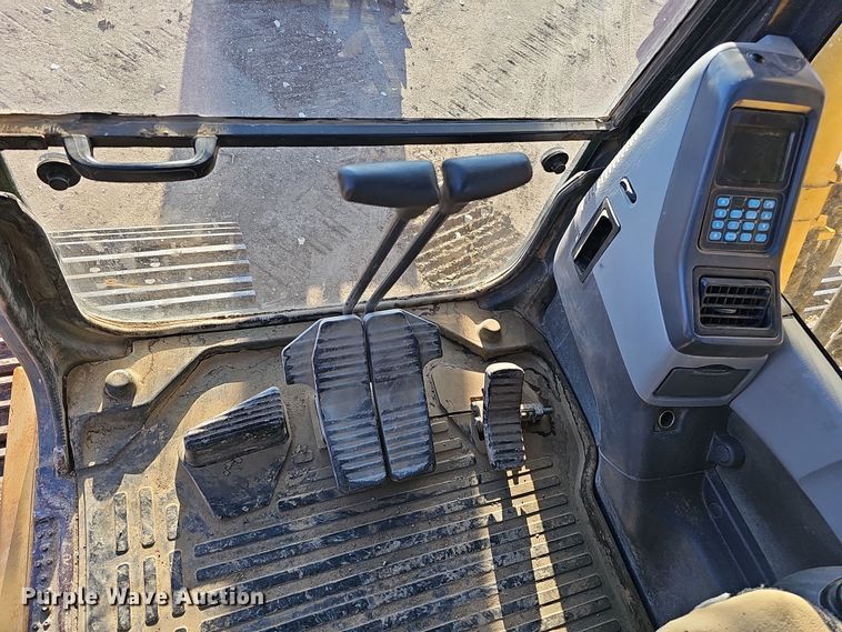 image for item DQ8476 2005 Komatsu  PC300 HD-7 excavator