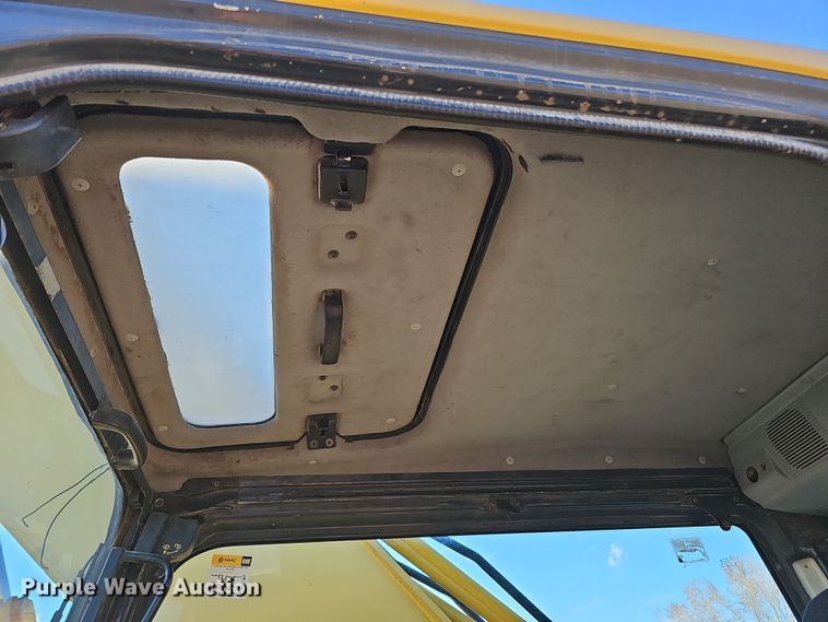 image for item DQ8476 2005 Komatsu  PC300 HD-7 excavator