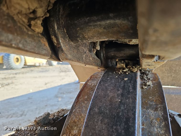 image for item DQ8476 2005 Komatsu  PC300 HD-7 excavator