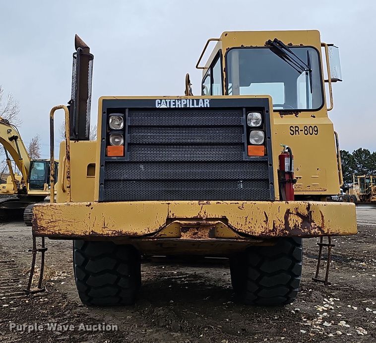 image for item DQ8477 2001 Caterpillar 615C Series II elevating scraper