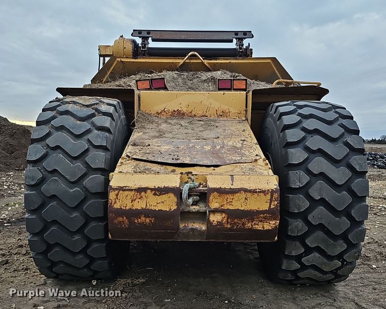 image for item DQ8477 2001 Caterpillar 615C Series II elevating scraper