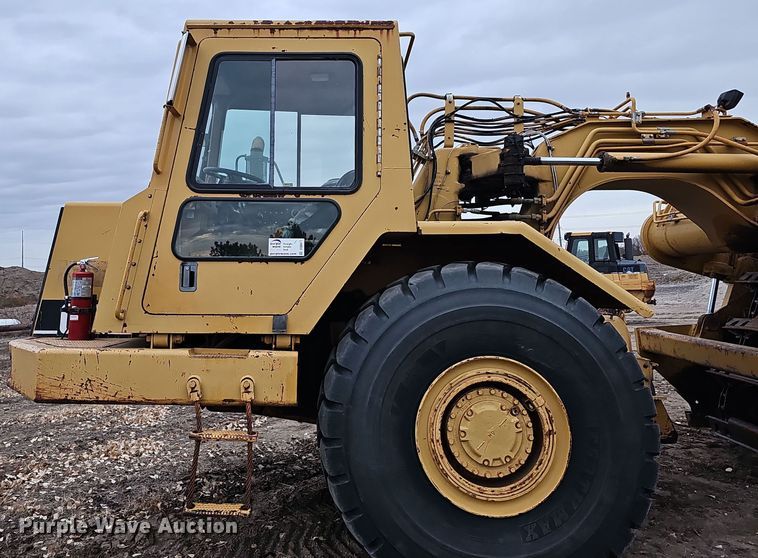 image for item DQ8477 2001 Caterpillar 615C Series II elevating scraper