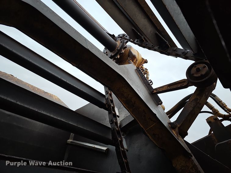 image for item DQ8477 2001 Caterpillar 615C Series II elevating scraper