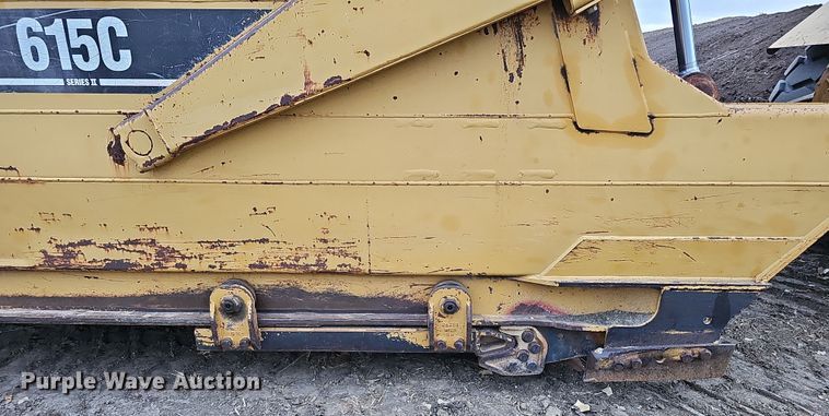image for item DQ8477 2001 Caterpillar 615C Series II elevating scraper