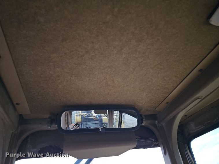 image for item DQ8477 2001 Caterpillar 615C Series II elevating scraper