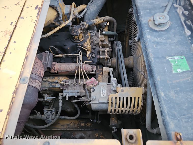 image for item DQ8477 2001 Caterpillar 615C Series II elevating scraper