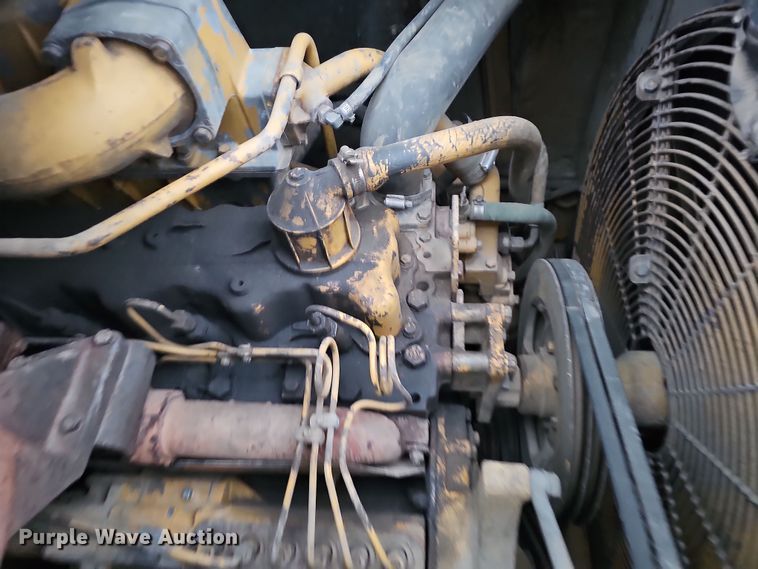 image for item DQ8477 2001 Caterpillar 615C Series II elevating scraper