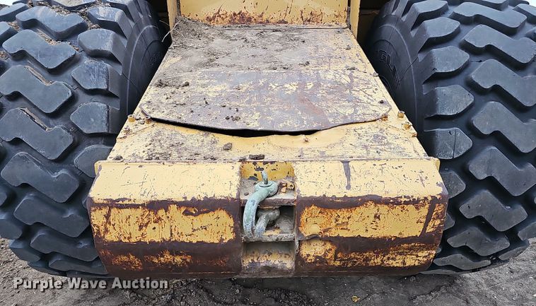 image for item DQ8477 2001 Caterpillar 615C Series II elevating scraper