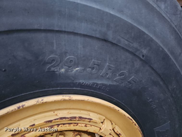 image for item DQ8477 2001 Caterpillar 615C Series II elevating scraper