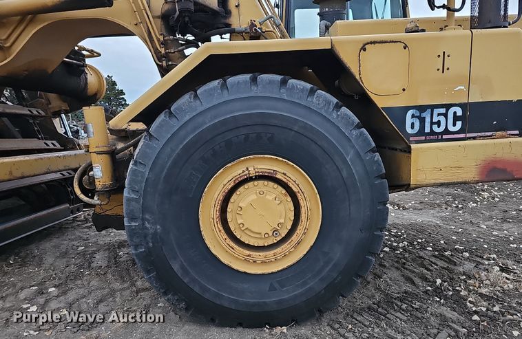 image for item DQ8477 2001 Caterpillar 615C Series II elevating scraper