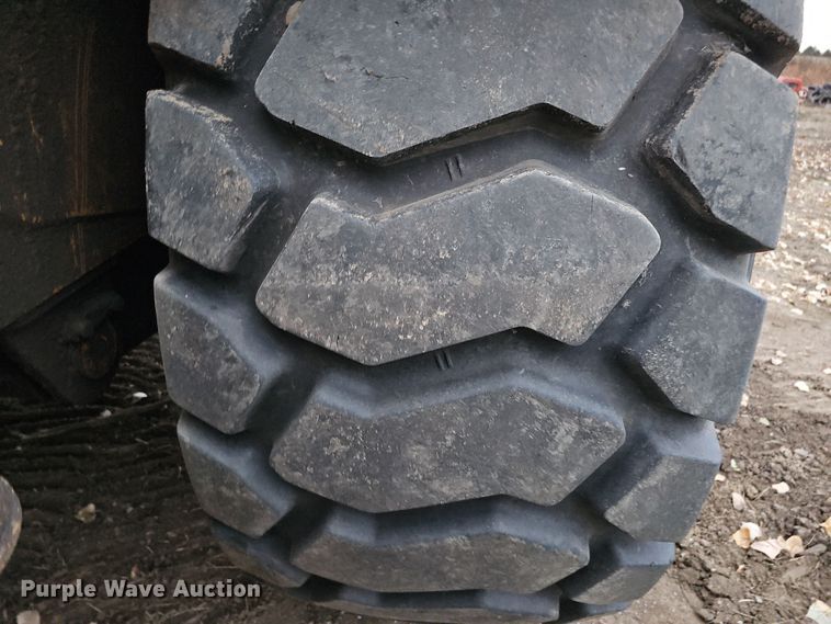 image for item DQ8477 2001 Caterpillar 615C Series II elevating scraper