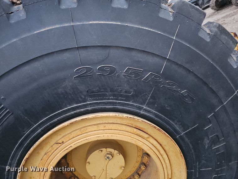 image for item DQ8477 2001 Caterpillar 615C Series II elevating scraper