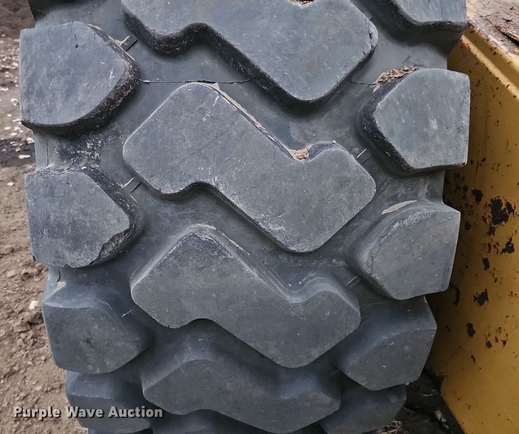 image for item DQ8477 2001 Caterpillar 615C Series II elevating scraper