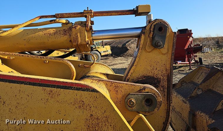 image for item DQ8479 2000 Caterpillar 963C track loader