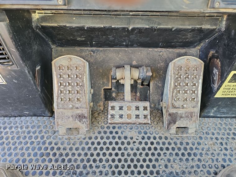 image for item DQ8479 2000 Caterpillar 963C track loader