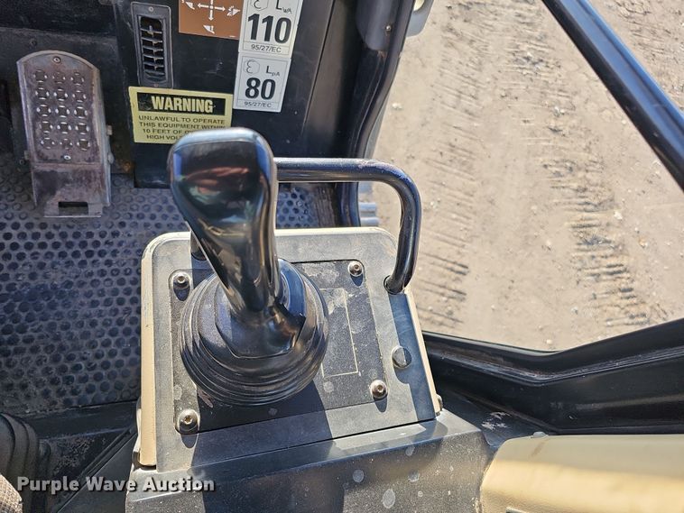 image for item DQ8479 2000 Caterpillar 963C track loader