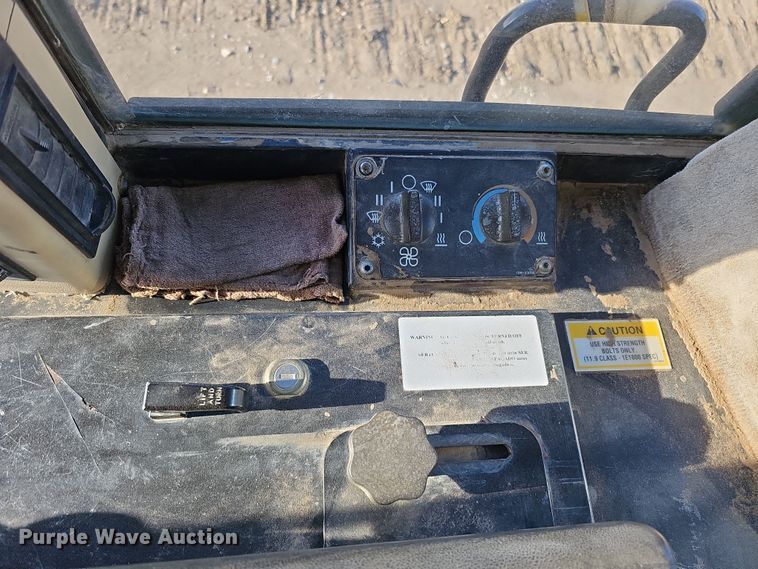 image for item DQ8479 2000 Caterpillar 963C track loader