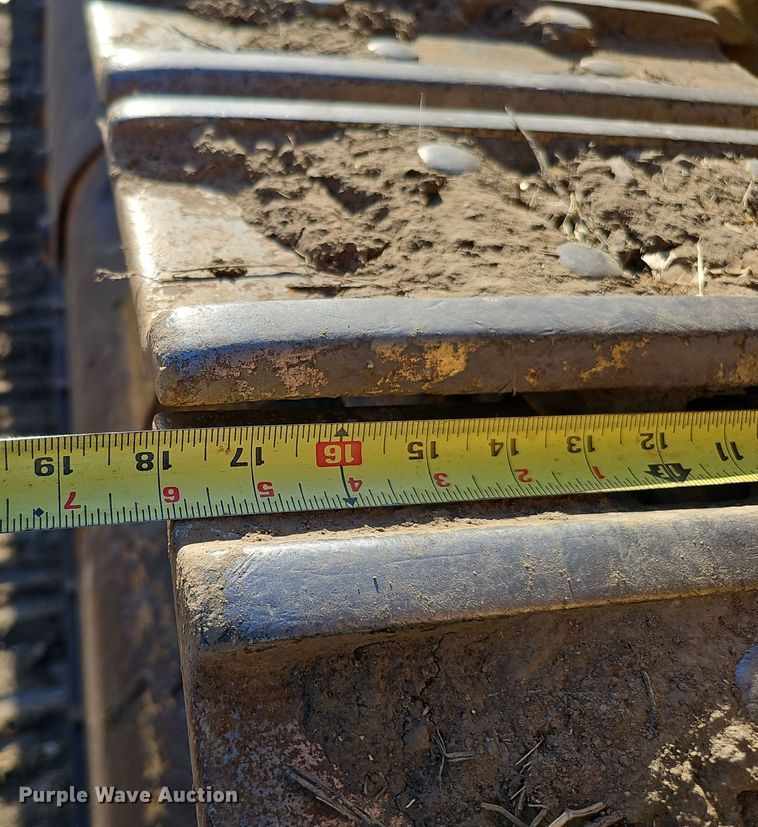 image for item DQ8479 2000 Caterpillar 963C track loader