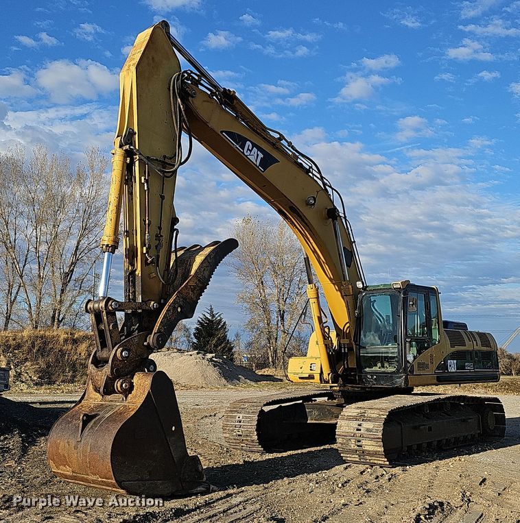 image for item DQ8481 2003 Caterpillar 330C excavator