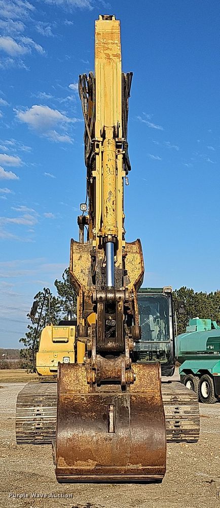 image for item DQ8481 2003 Caterpillar 330C excavator