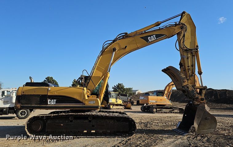 image for item DQ8481 2003 Caterpillar 330C excavator