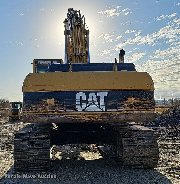 image for item DQ8481 2003 Caterpillar 330C excavator