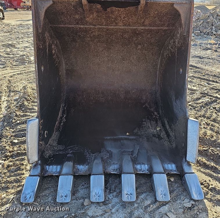 image for item DQ8481 2003 Caterpillar 330C excavator