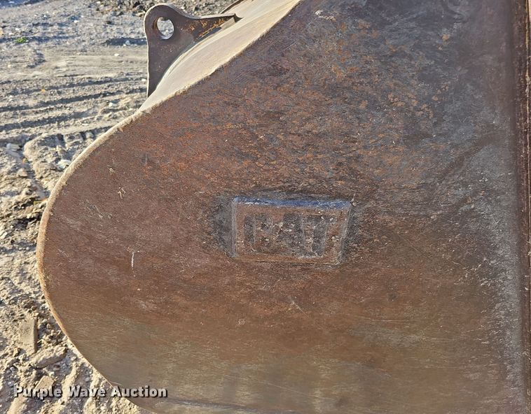 image for item DQ8481 2003 Caterpillar 330C excavator