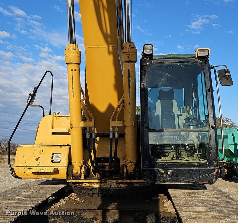image for item DQ8481 2003 Caterpillar 330C excavator