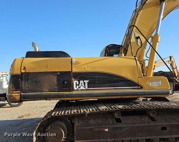 image for item DQ8481 2003 Caterpillar 330C excavator