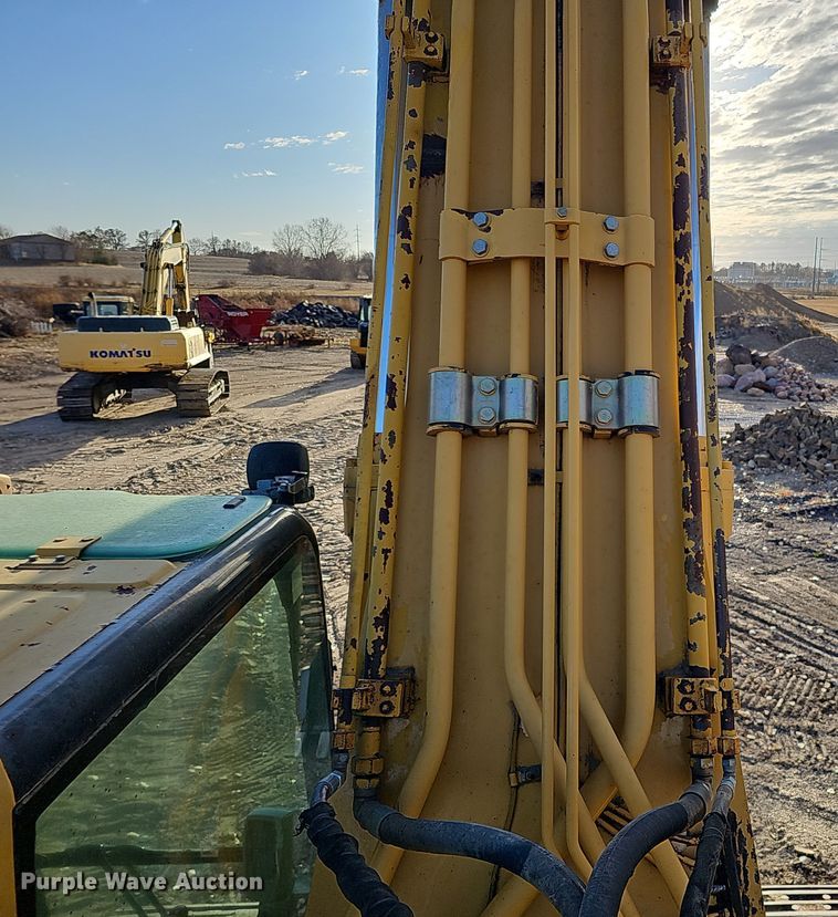 image for item DQ8481 2003 Caterpillar 330C excavator