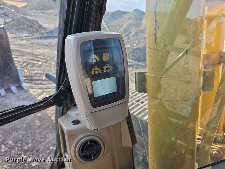 image for item DQ8481 2003 Caterpillar 330C excavator